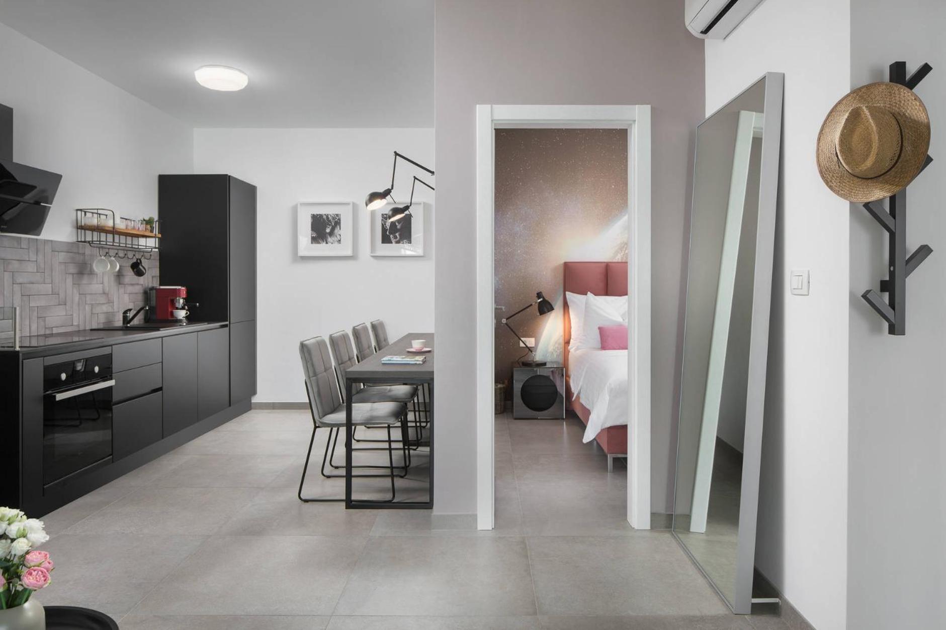 Olive Hill House - Ground Floor Apartman Slatine Kültér fotó